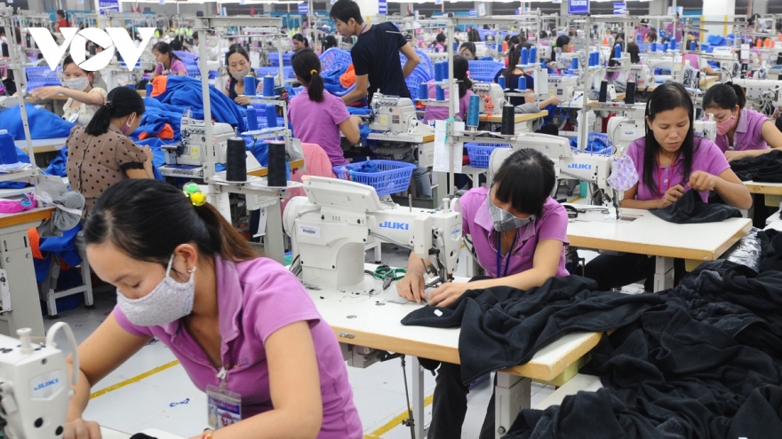 Bangladeshi media ponder advantages of Vietnamese garment sector